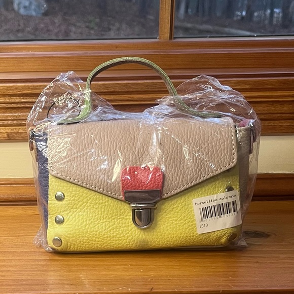 Colorblock Crossbody in 💯% Italian Leather - Picture 7 of 16